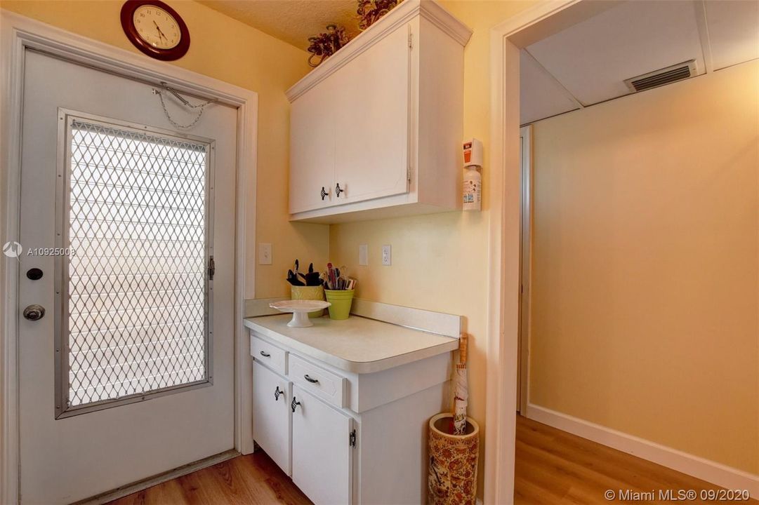 Vendido Recientemente: $139,900 (2 camas, 1 baños, 938 Pies cuadrados)