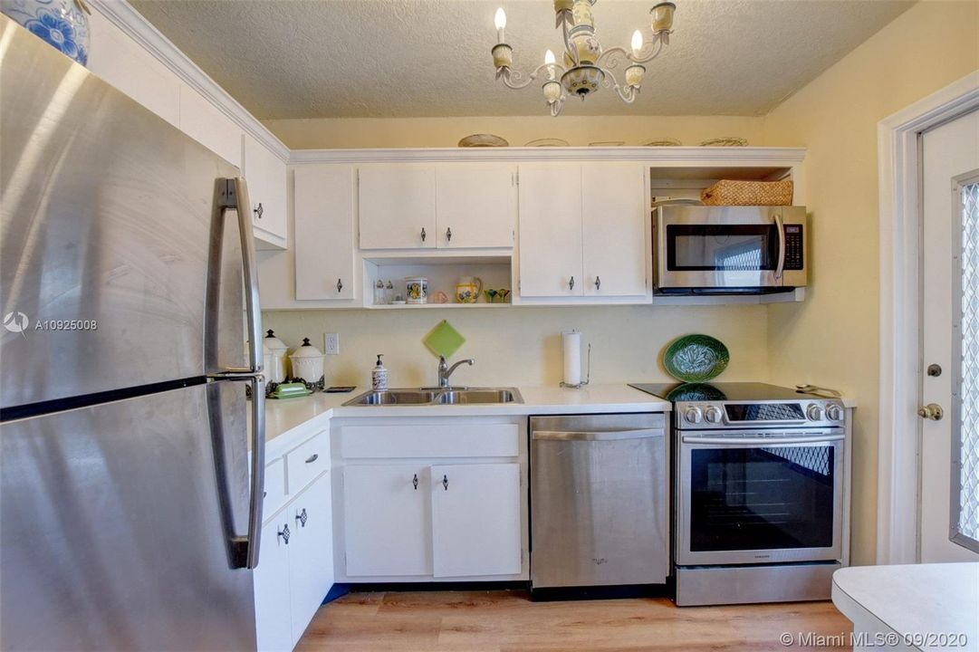 Vendido Recientemente: $139,900 (2 camas, 1 baños, 938 Pies cuadrados)