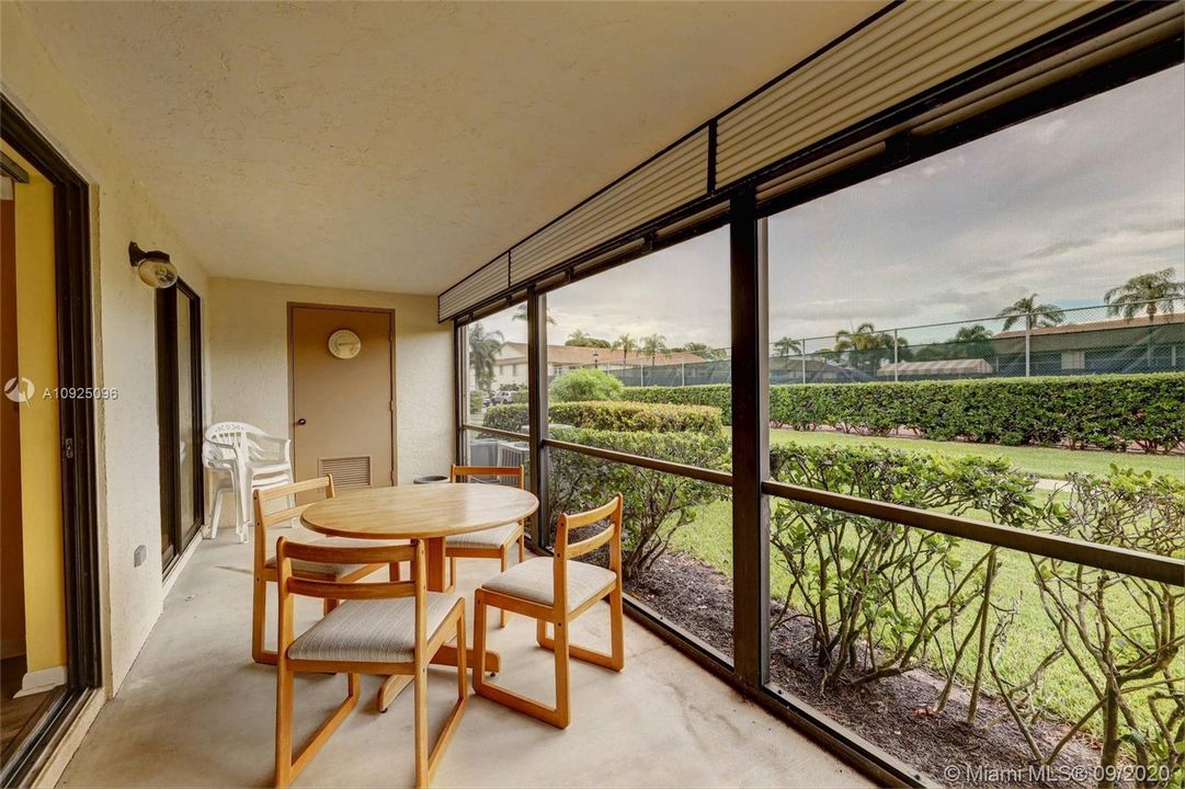 Vendido Recientemente: $210,000 (2 camas, 2 baños, 1178 Pies cuadrados)
