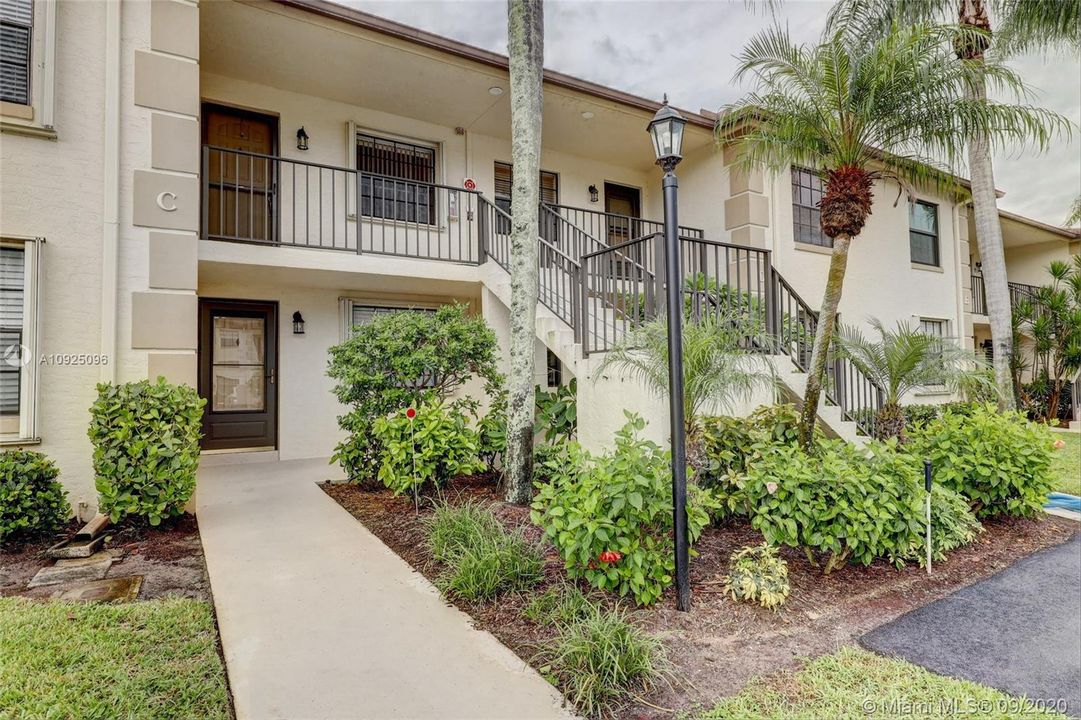 Vendido Recientemente: $210,000 (2 camas, 2 baños, 1178 Pies cuadrados)