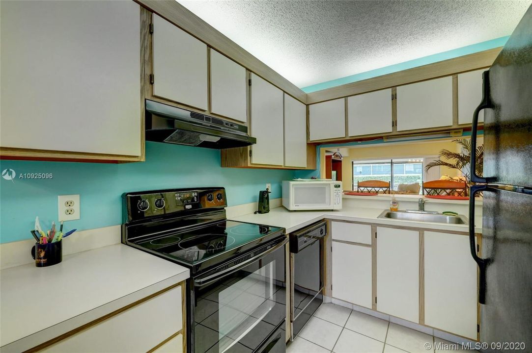 Vendido Recientemente: $210,000 (2 camas, 2 baños, 1178 Pies cuadrados)