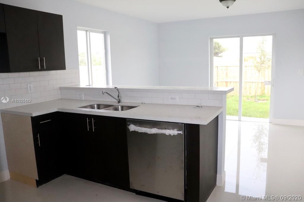 最近租的: $1,625 (3 贝兹, 2 浴室, 0 平方英尺)