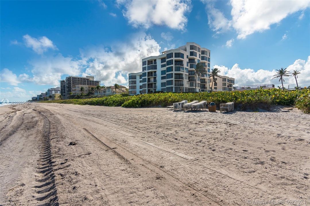 Recently Sold: $1,649,000 (2 beds, 2 baths, 2307 Square Feet)