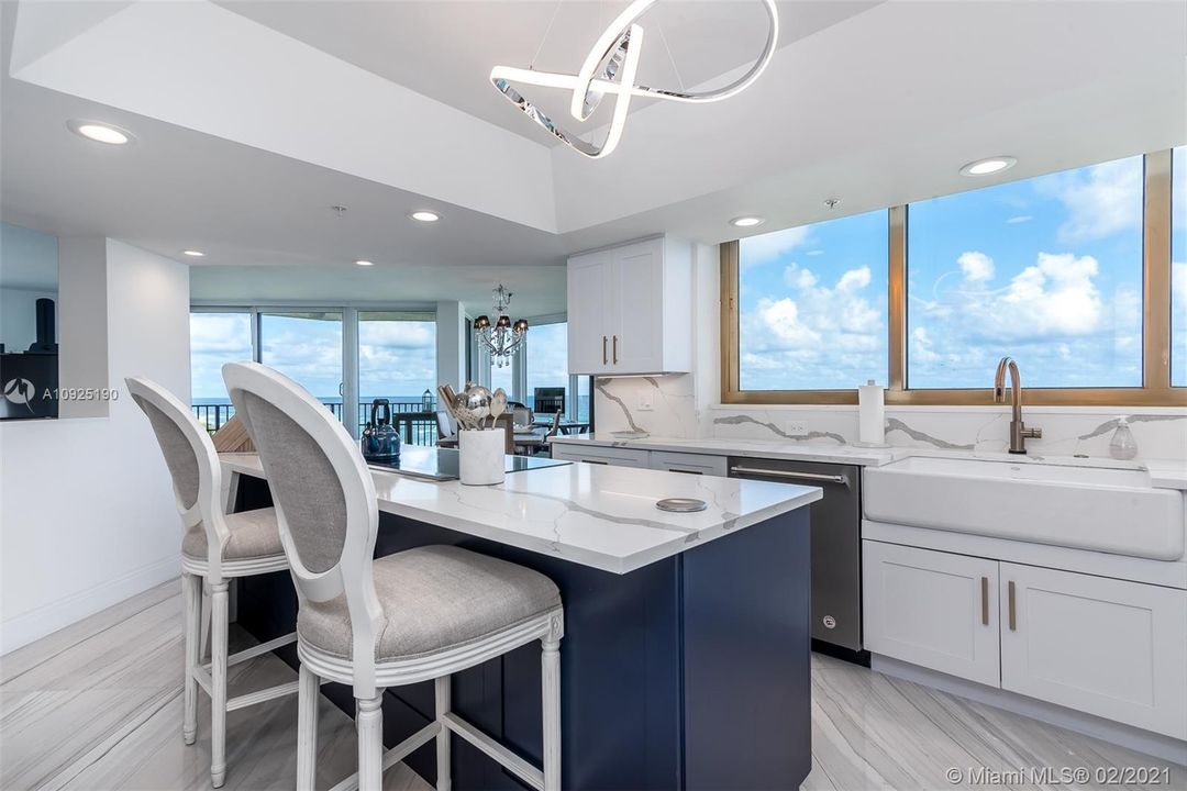 DESIGNER CHEF'S KITCHEN