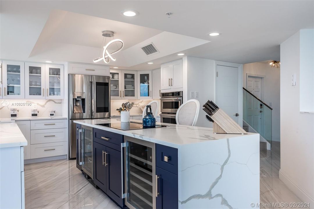 Recently Sold: $1,649,000 (2 beds, 2 baths, 2307 Square Feet)