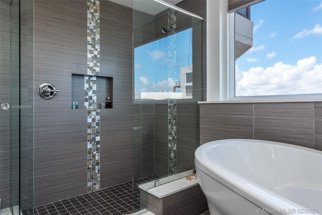 Recently Sold: $1,649,000 (2 beds, 2 baths, 2307 Square Feet)