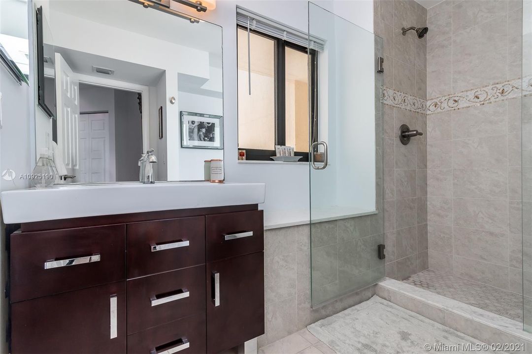 Recently Sold: $1,649,000 (2 beds, 2 baths, 2307 Square Feet)
