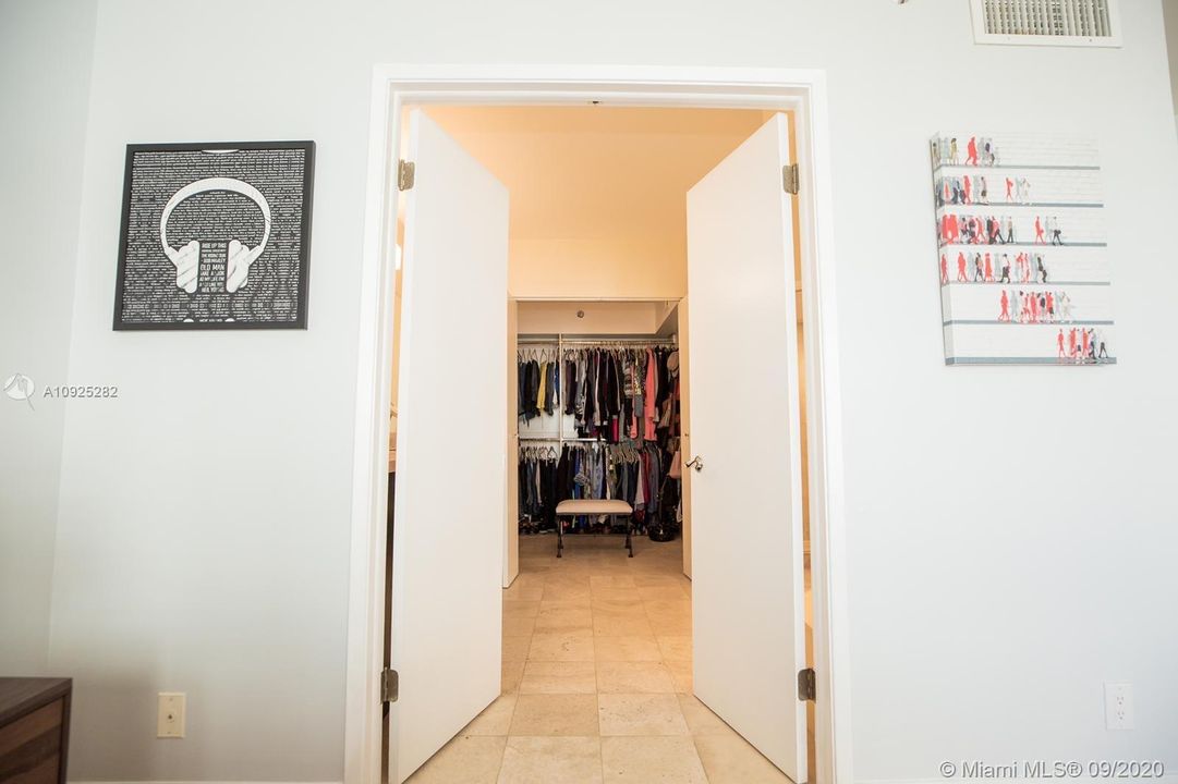 Недавно продано: $499,000 (2 спален, 2 ванн, 1353 Квадратных фут)