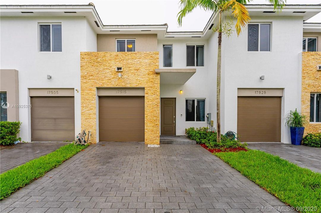 最近售出: $320,000 (3 贝兹, 2 浴室, 1564 平方英尺)