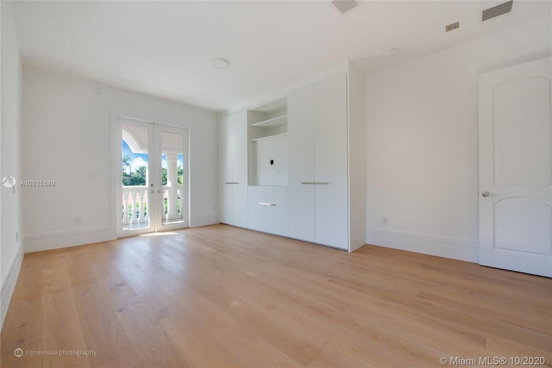 Recently Sold: $4,245,000 (7 beds, 7 baths, 6380 Square Feet)