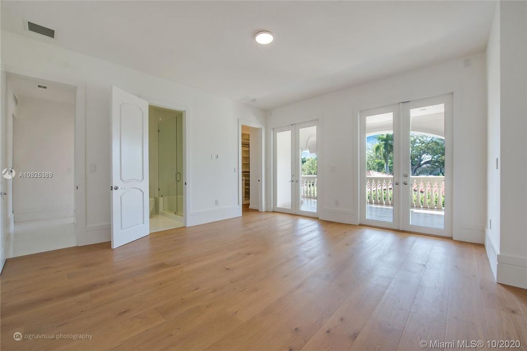 Recently Sold: $4,245,000 (7 beds, 7 baths, 6380 Square Feet)