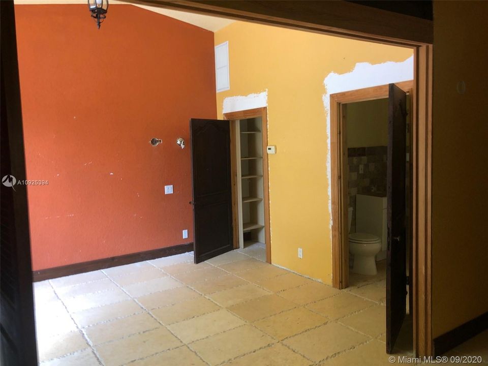 Vendido Recientemente: $735,000 (3 camas, 4 baños, 4192 Pies cuadrados)