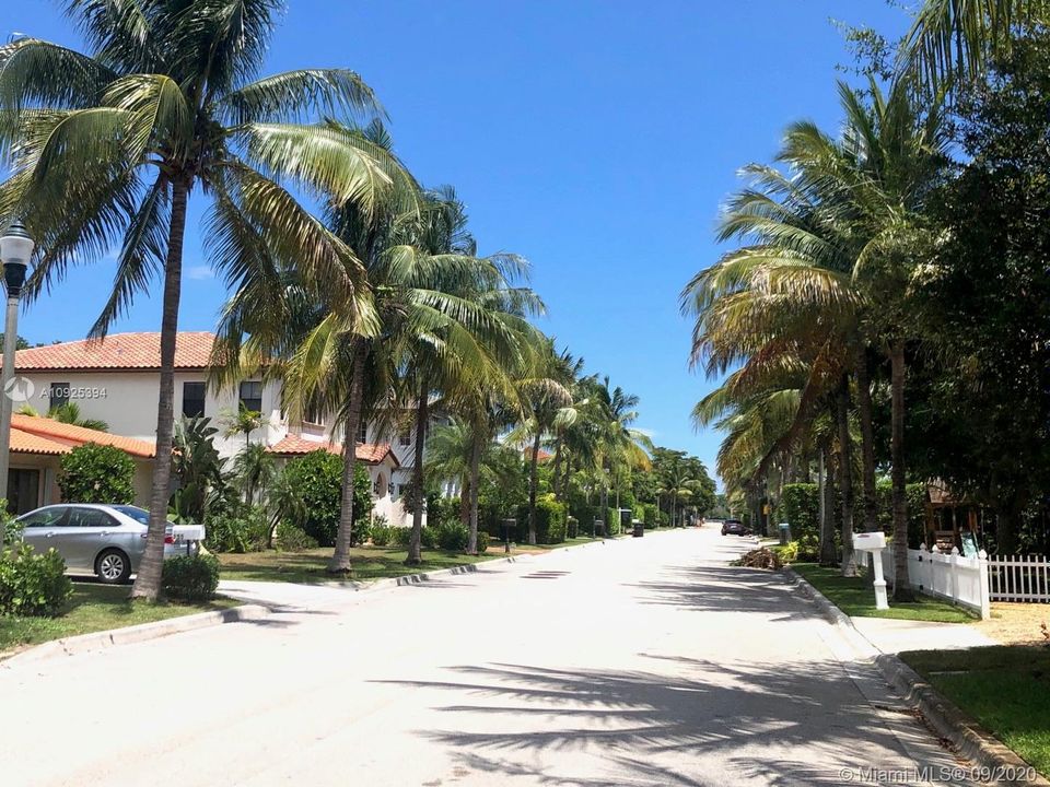 Edmor Rd looking to Intracoastal