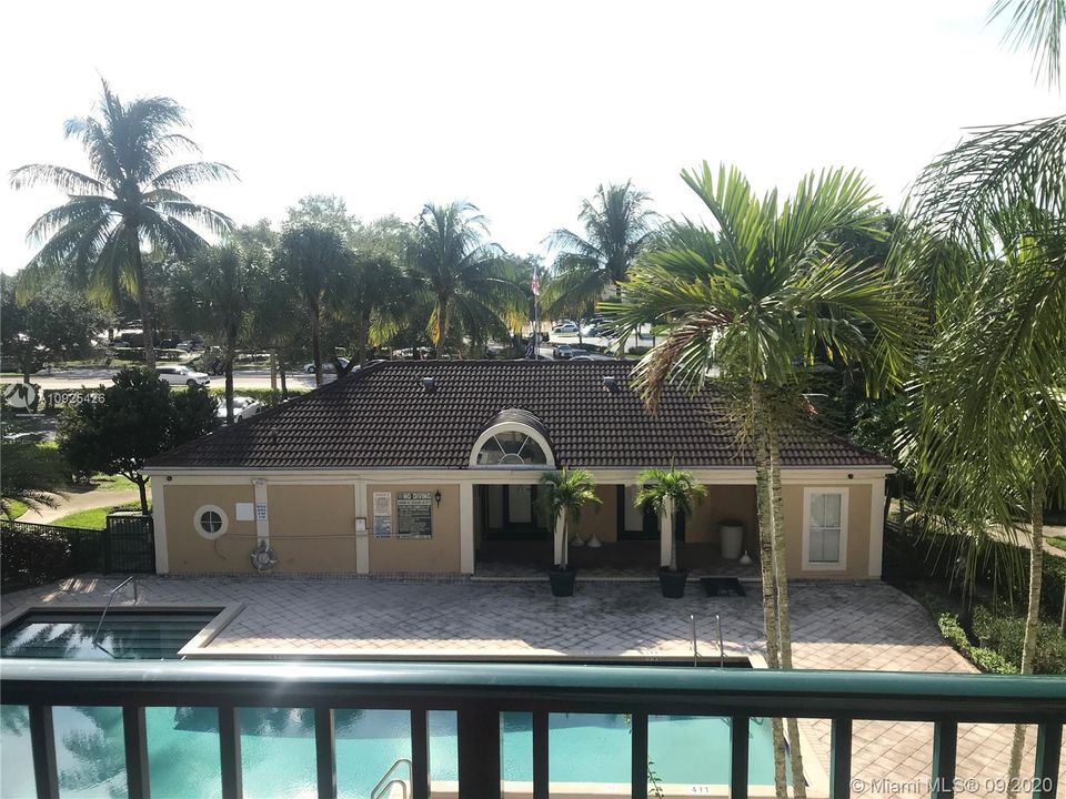 Vendido Recientemente: $163,000 (2 camas, 2 baños, 1000 Pies cuadrados)
