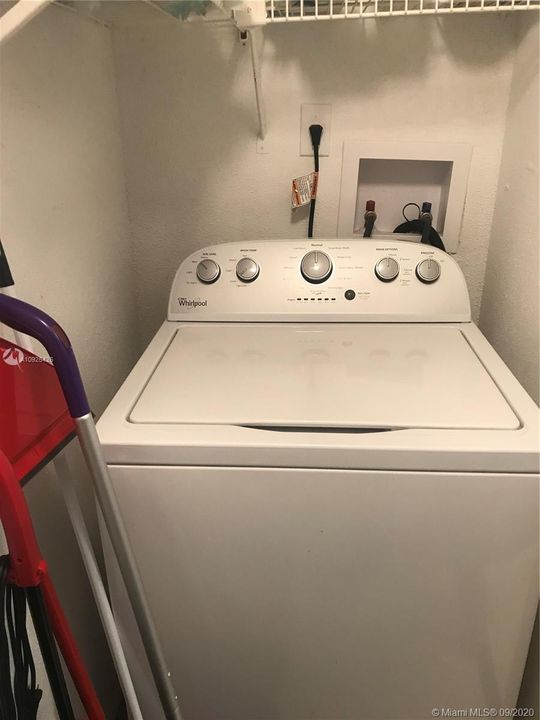 Vendido Recientemente: $163,000 (2 camas, 2 baños, 1000 Pies cuadrados)