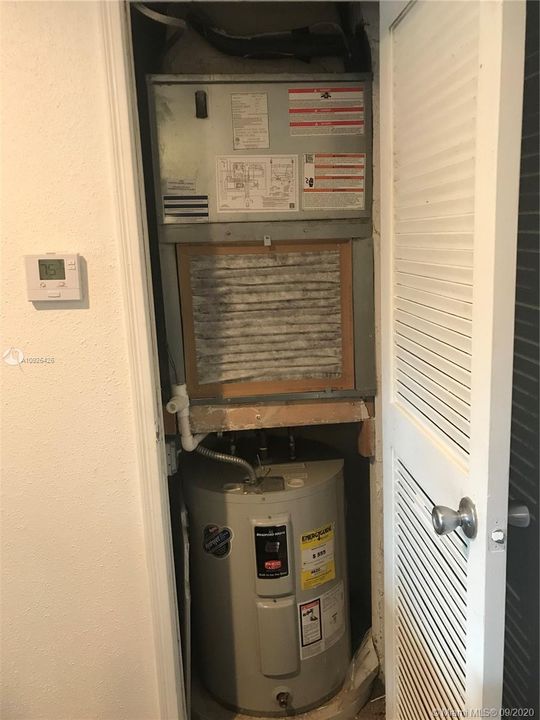 Vendido Recientemente: $163,000 (2 camas, 2 baños, 1000 Pies cuadrados)