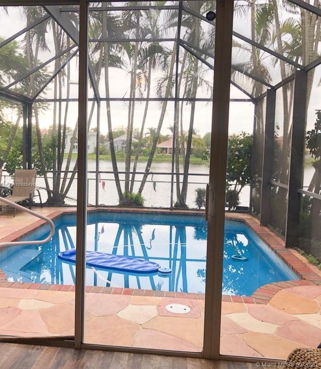 最近售出: $459,000 (3 贝兹, 2 浴室, 2090 平方英尺)