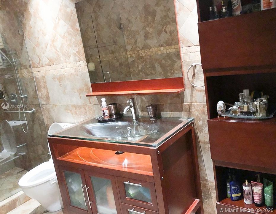 最近售出: $459,000 (3 贝兹, 2 浴室, 2090 平方英尺)