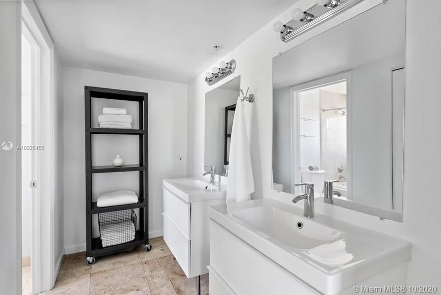 Recently Sold: $695,000 (2 beds, 2 baths, 1140 Square Feet)