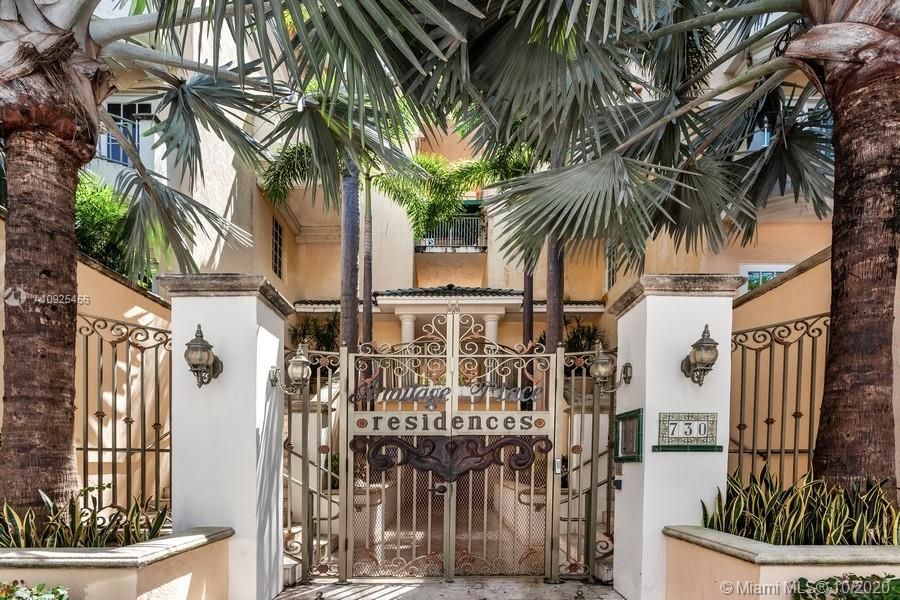 Recently Sold: $695,000 (2 beds, 2 baths, 1140 Square Feet)