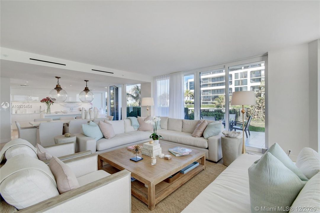 Recently Sold: $2,099,000 (2 beds, 2 baths, 2244 Square Feet)