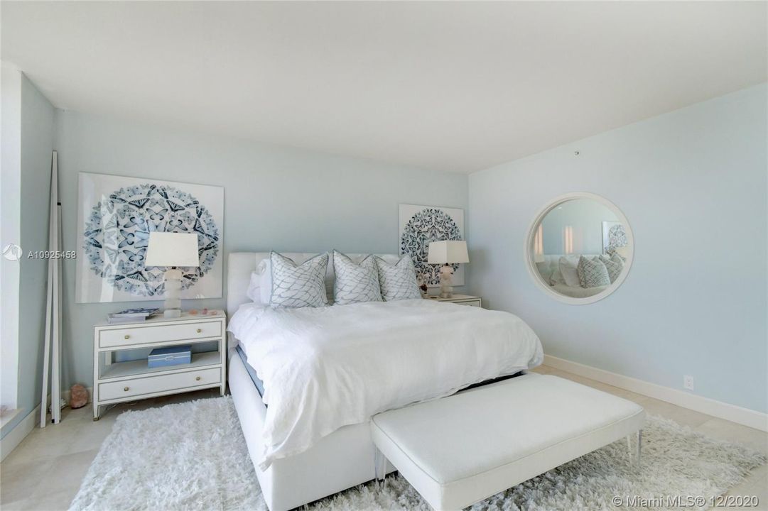 Recently Sold: $2,099,000 (2 beds, 2 baths, 2244 Square Feet)