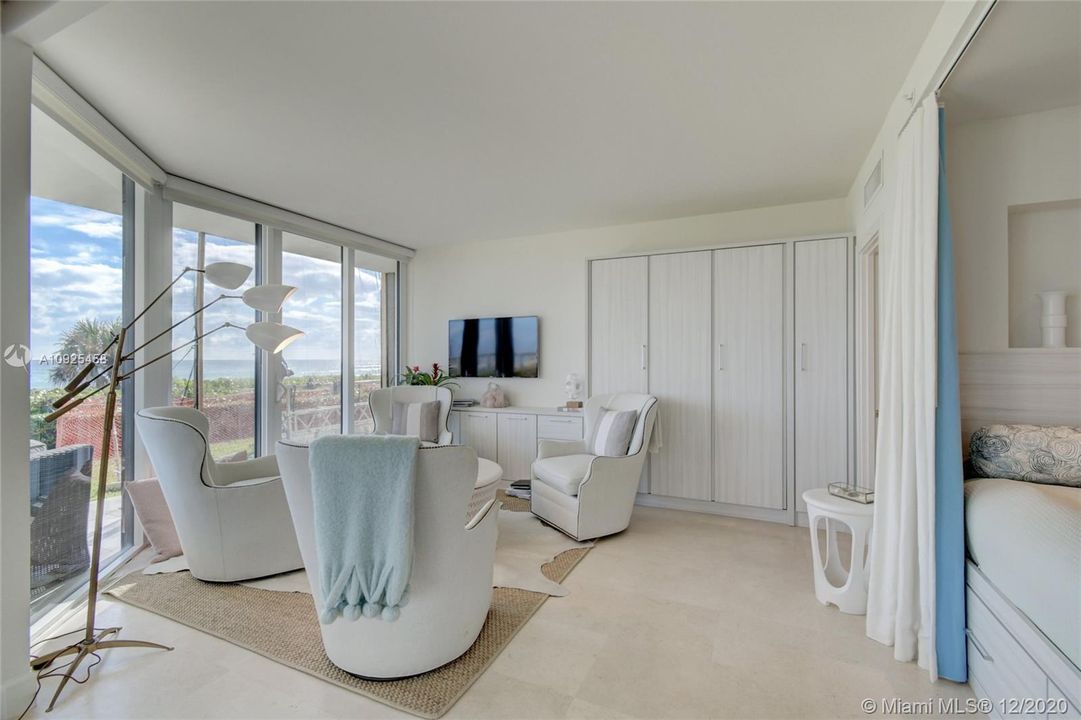 Recently Sold: $2,099,000 (2 beds, 2 baths, 2244 Square Feet)