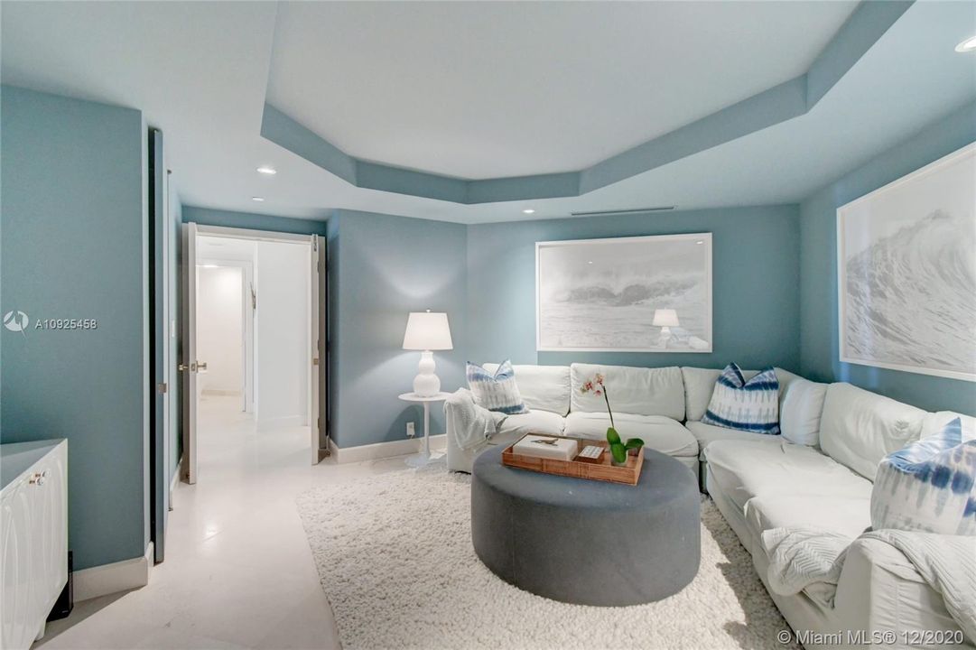 Recently Sold: $2,099,000 (2 beds, 2 baths, 2244 Square Feet)