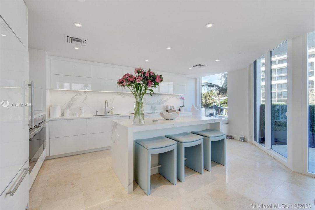 Recently Sold: $2,099,000 (2 beds, 2 baths, 2244 Square Feet)