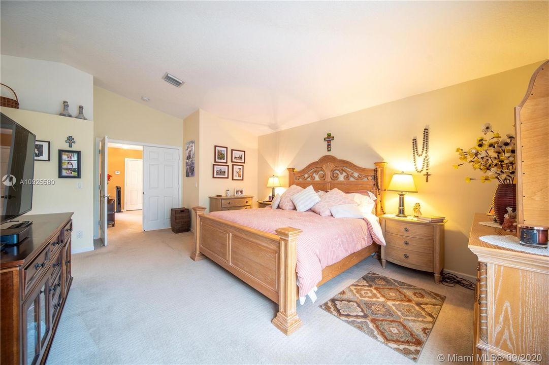 Recently Sold: $535,000 (5 beds, 3 baths, 2742 Square Feet)