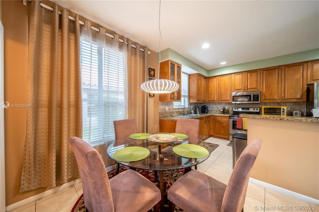 Recently Sold: $535,000 (5 beds, 3 baths, 2742 Square Feet)
