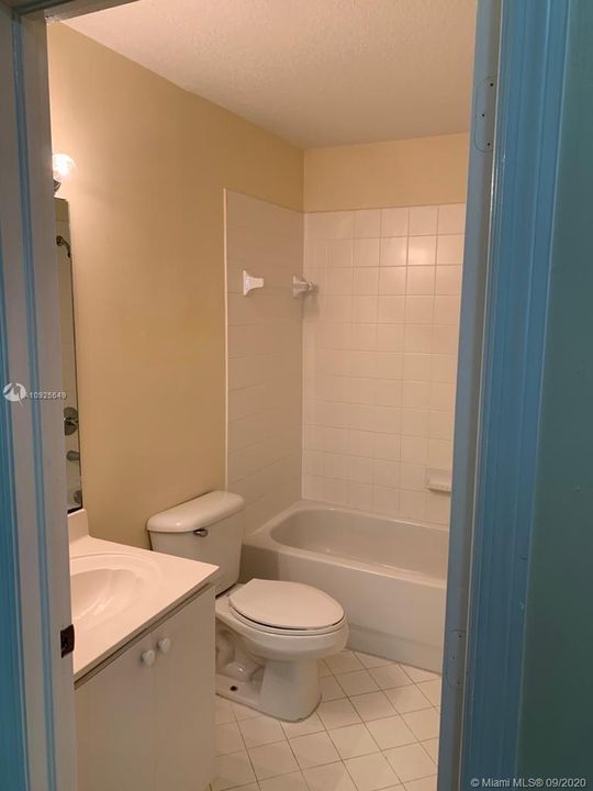 Недавно продано: $145,000 (2 спален, 2 ванн, 910 Квадратных фут)