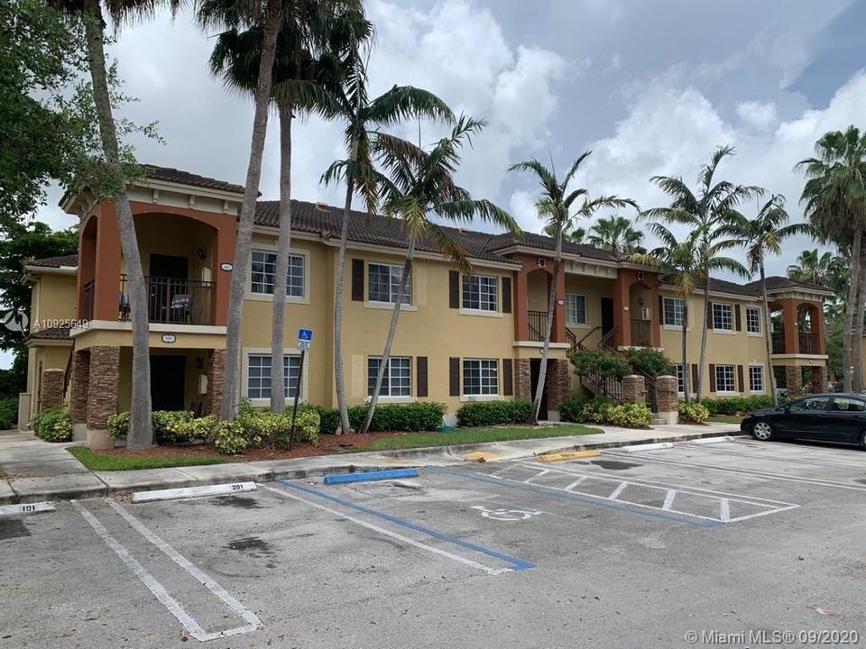 Недавно продано: $145,000 (2 спален, 2 ванн, 910 Квадратных фут)