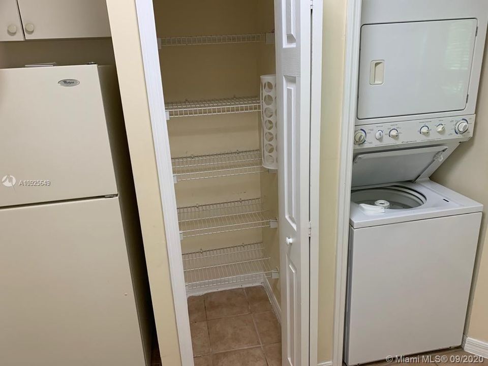 Недавно продано: $145,000 (2 спален, 2 ванн, 910 Квадратных фут)