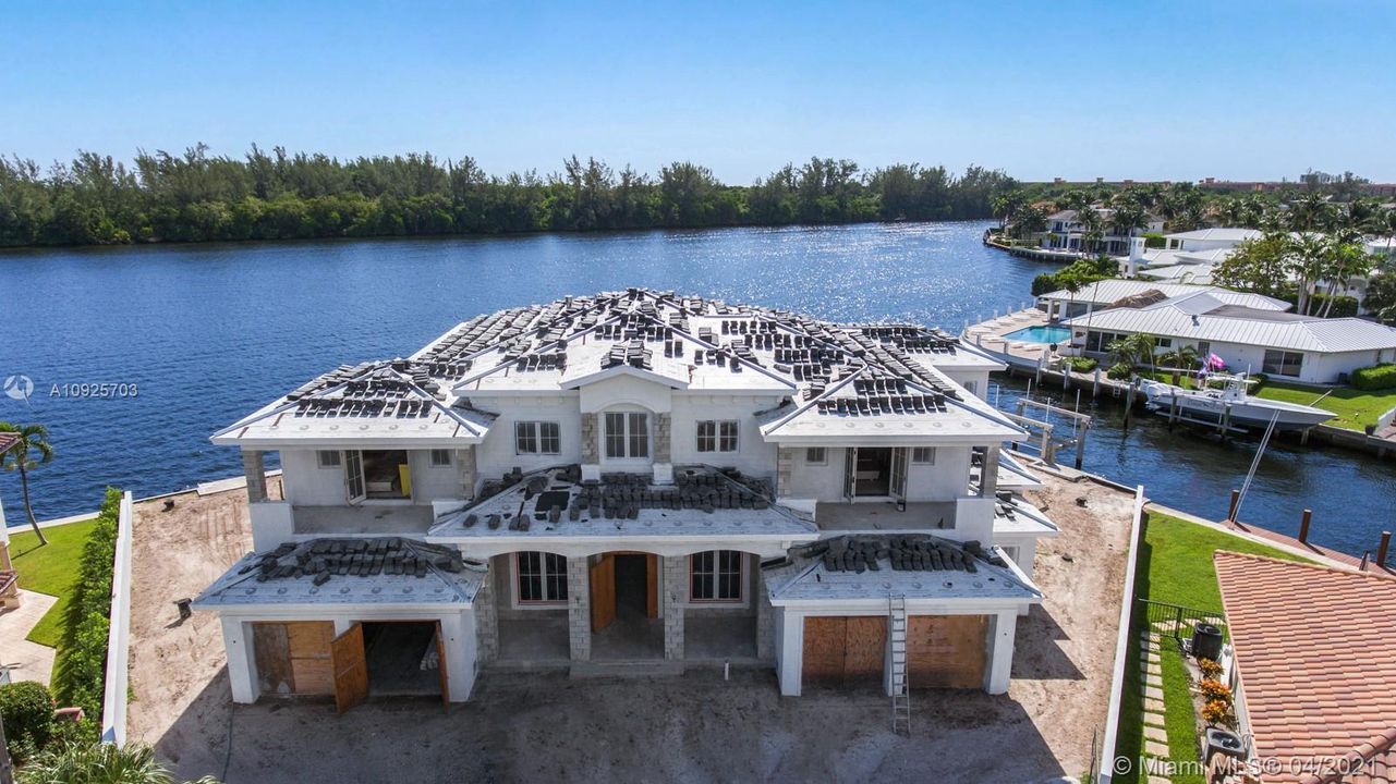 Recently Sold: $10,995,000 (6 beds, 7 baths, 7016 Square Feet)