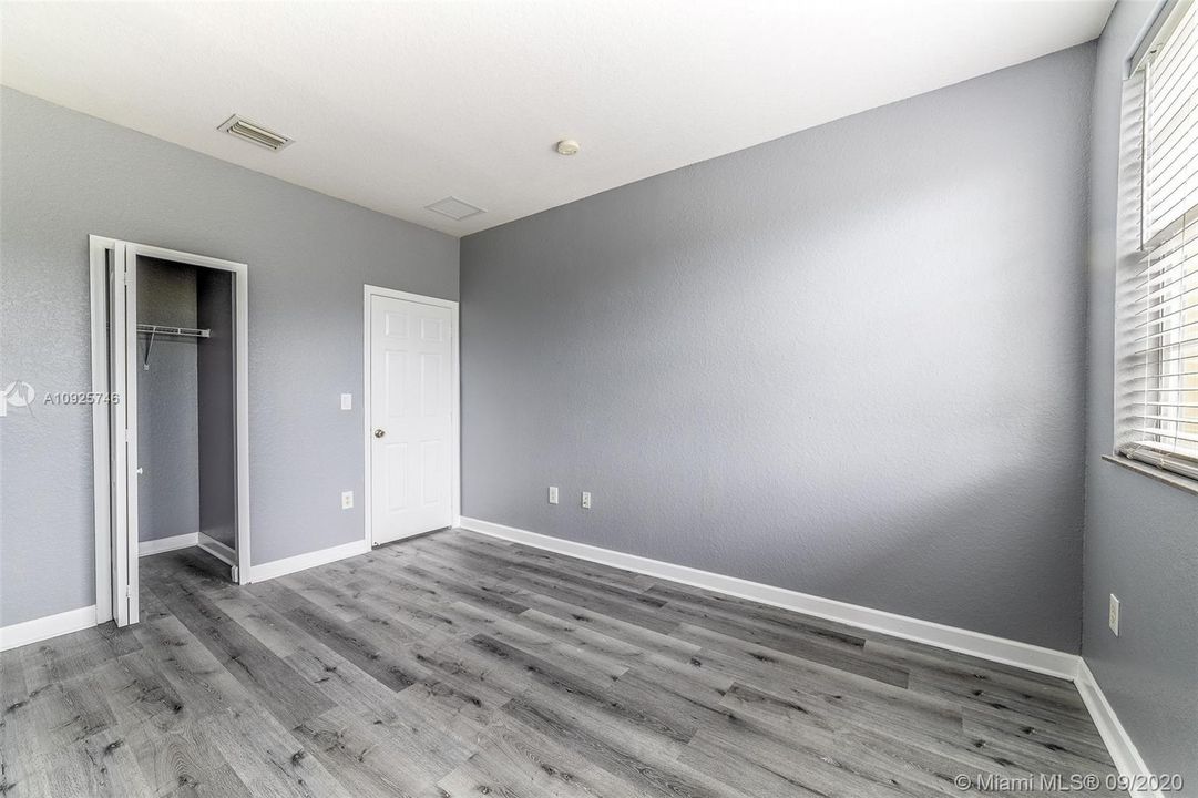 Recently Sold: $247,000 (3 beds, 2 baths, 1732 Square Feet)