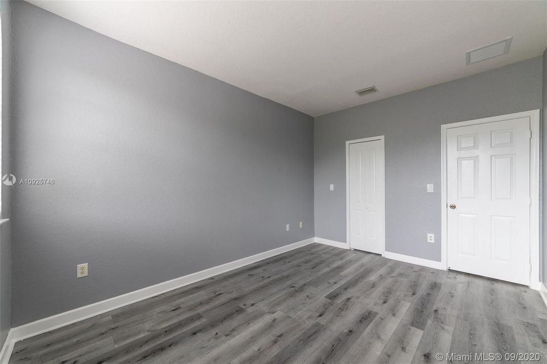 Recently Sold: $247,000 (3 beds, 2 baths, 1732 Square Feet)