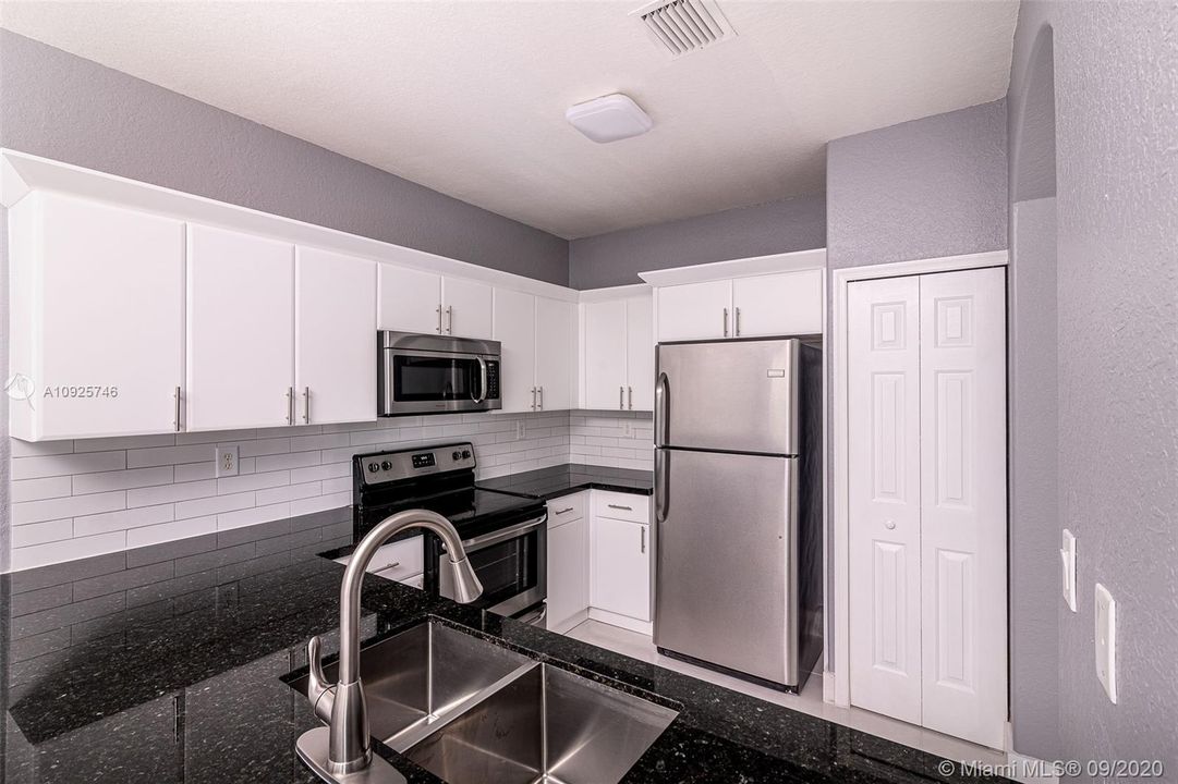 Recently Sold: $247,000 (3 beds, 2 baths, 1732 Square Feet)