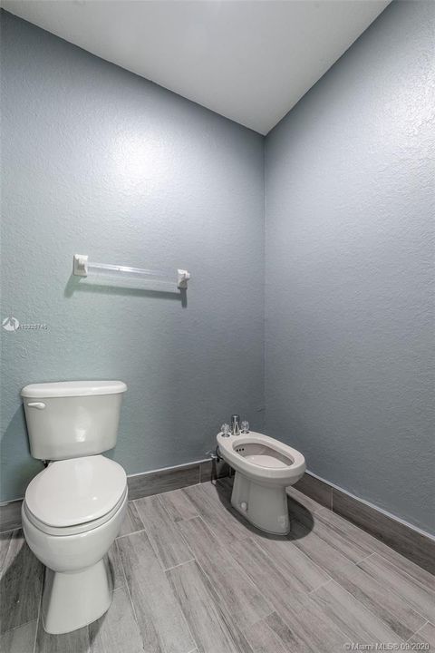 Recently Sold: $247,000 (3 beds, 2 baths, 1732 Square Feet)
