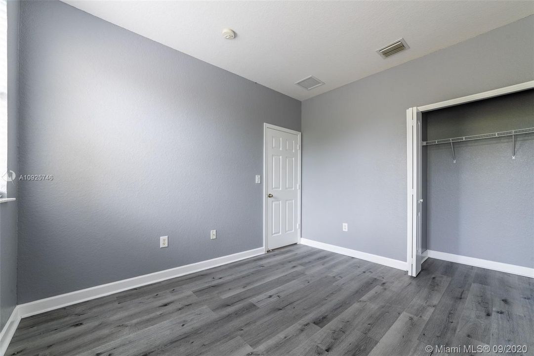 Recently Sold: $247,000 (3 beds, 2 baths, 1732 Square Feet)