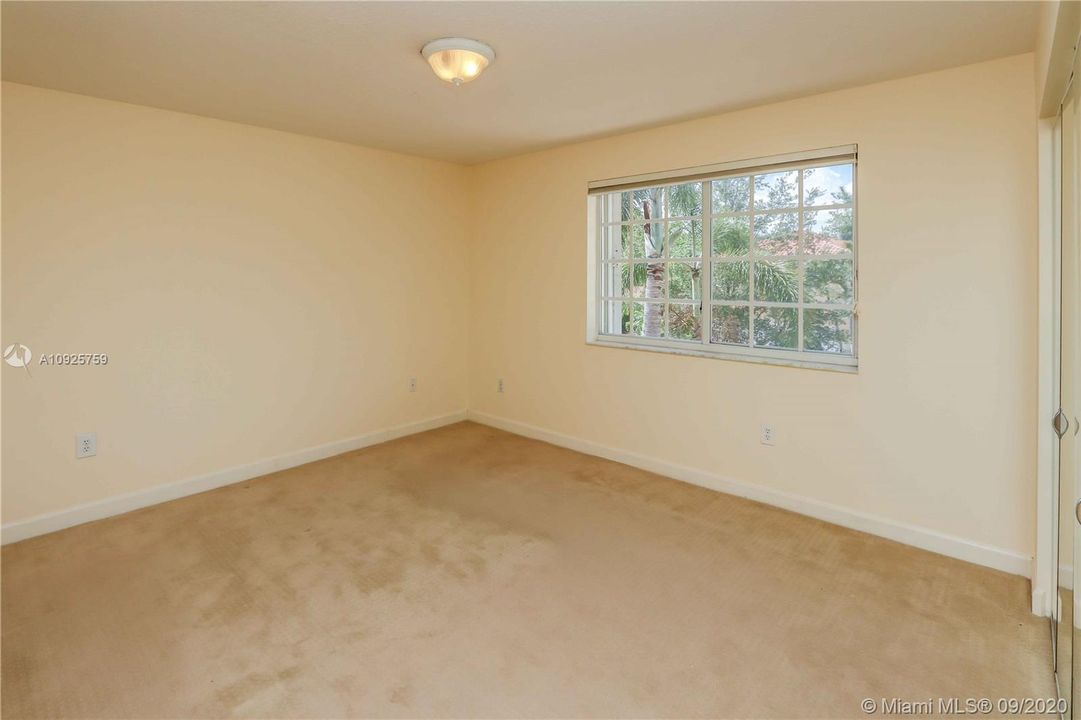 Vendido Recientemente: $659,000 (5 camas, 3 baños, 3206 Pies cuadrados)