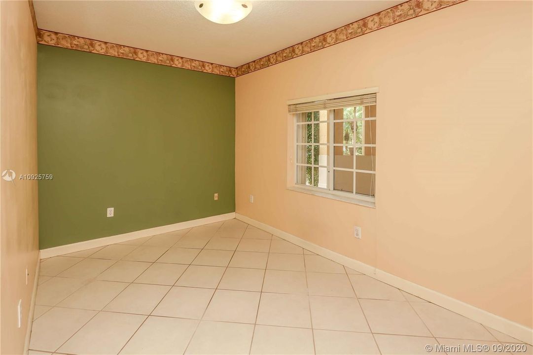 Vendido Recientemente: $659,000 (5 camas, 3 baños, 3206 Pies cuadrados)
