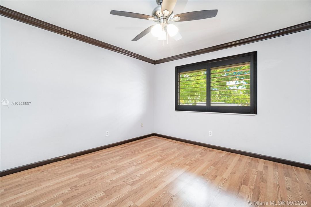 Недавно продано: $605,000 (5 спален, 2 ванн, 2748 Квадратных фут)