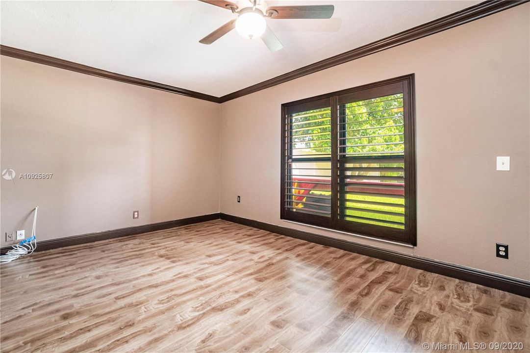 Недавно продано: $605,000 (5 спален, 2 ванн, 2748 Квадратных фут)