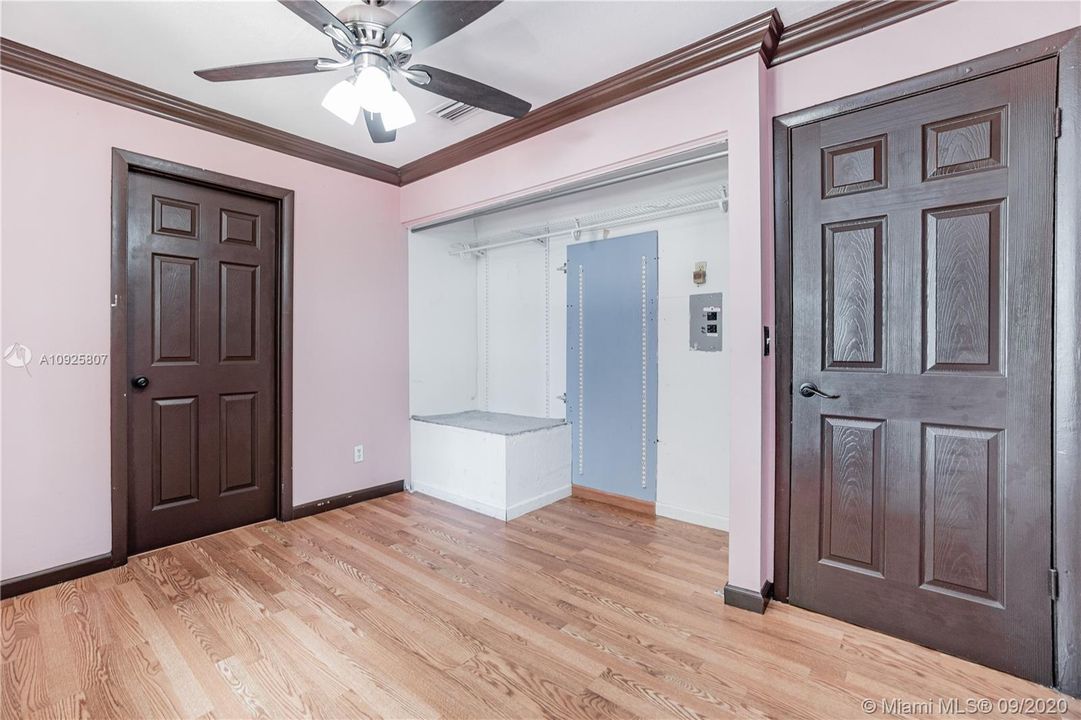 Недавно продано: $605,000 (5 спален, 2 ванн, 2748 Квадратных фут)