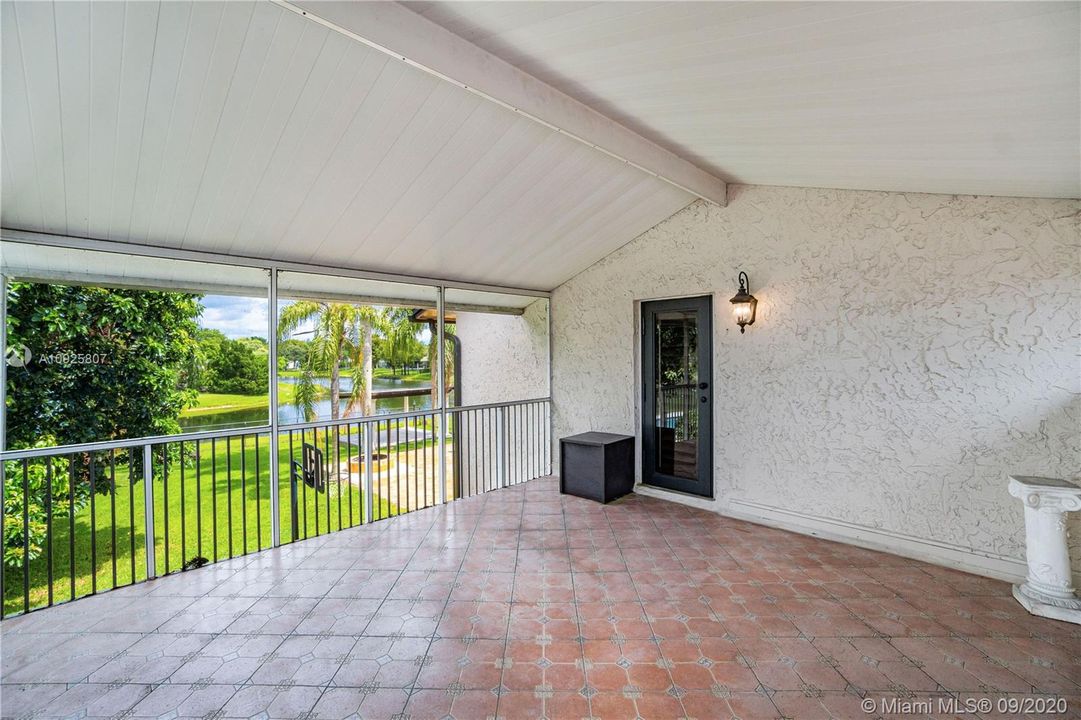 Недавно продано: $605,000 (5 спален, 2 ванн, 2748 Квадратных фут)