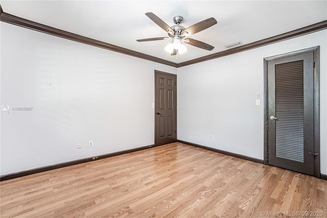 Недавно продано: $605,000 (5 спален, 2 ванн, 2748 Квадратных фут)