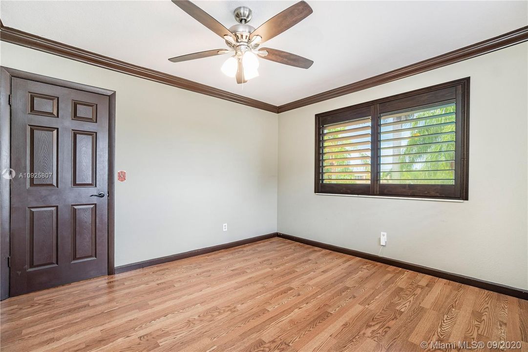 Недавно продано: $605,000 (5 спален, 2 ванн, 2748 Квадратных фут)