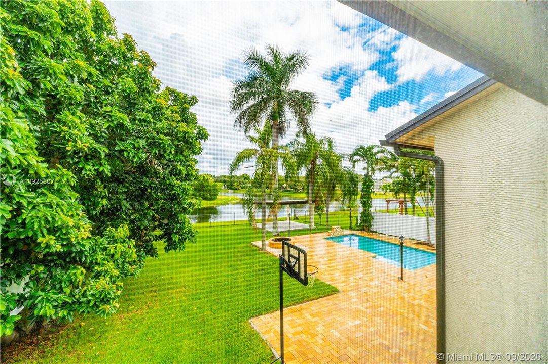 Недавно продано: $605,000 (5 спален, 2 ванн, 2748 Квадратных фут)