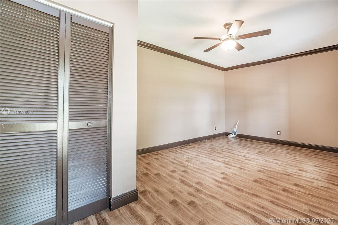 Недавно продано: $605,000 (5 спален, 2 ванн, 2748 Квадратных фут)